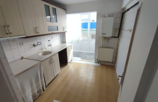 FELEK CADDESİNDE YÜKSEK GİRİŞ 3+1