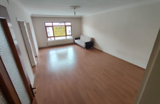 DR.BESİM ÖMER CADDESİ ÜZERİ ÖN CEPHE KİRALIK DAİRE