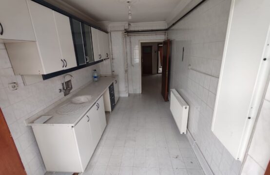 DR BESİM ÖMER CADDESİNDE ÖN CEPHE GENİŞ 3+1