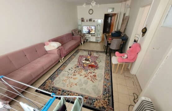 ÇALDIRAN 524. SK ÜST KAT ÖN CEPHE 3+1  SATILIK DAİRE