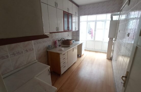 KIZLARPINARI CADDESİNDE ORTAKAT ÖN CEPHE BAĞIMSIZ 3+1