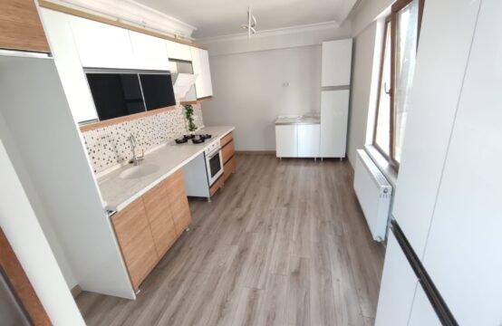 TEPEBAŞINDA GENÇ BİNA ASANSÖRLÜ 2+1 SATILIK