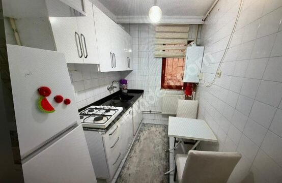 BAGLARBAŞINDA  METROYA YAKIN KONUMDA 2+1 DAİRE