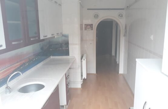 ERENLER CADDESİNDE 2,KAT GB CEPHE 3+1